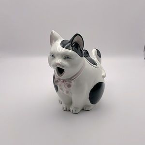 Takahashi San Francisco, ceramic cat teapot, blk/wht with pink bow! Sweet!